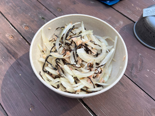 玉ねぎとツナの塩昆布和え