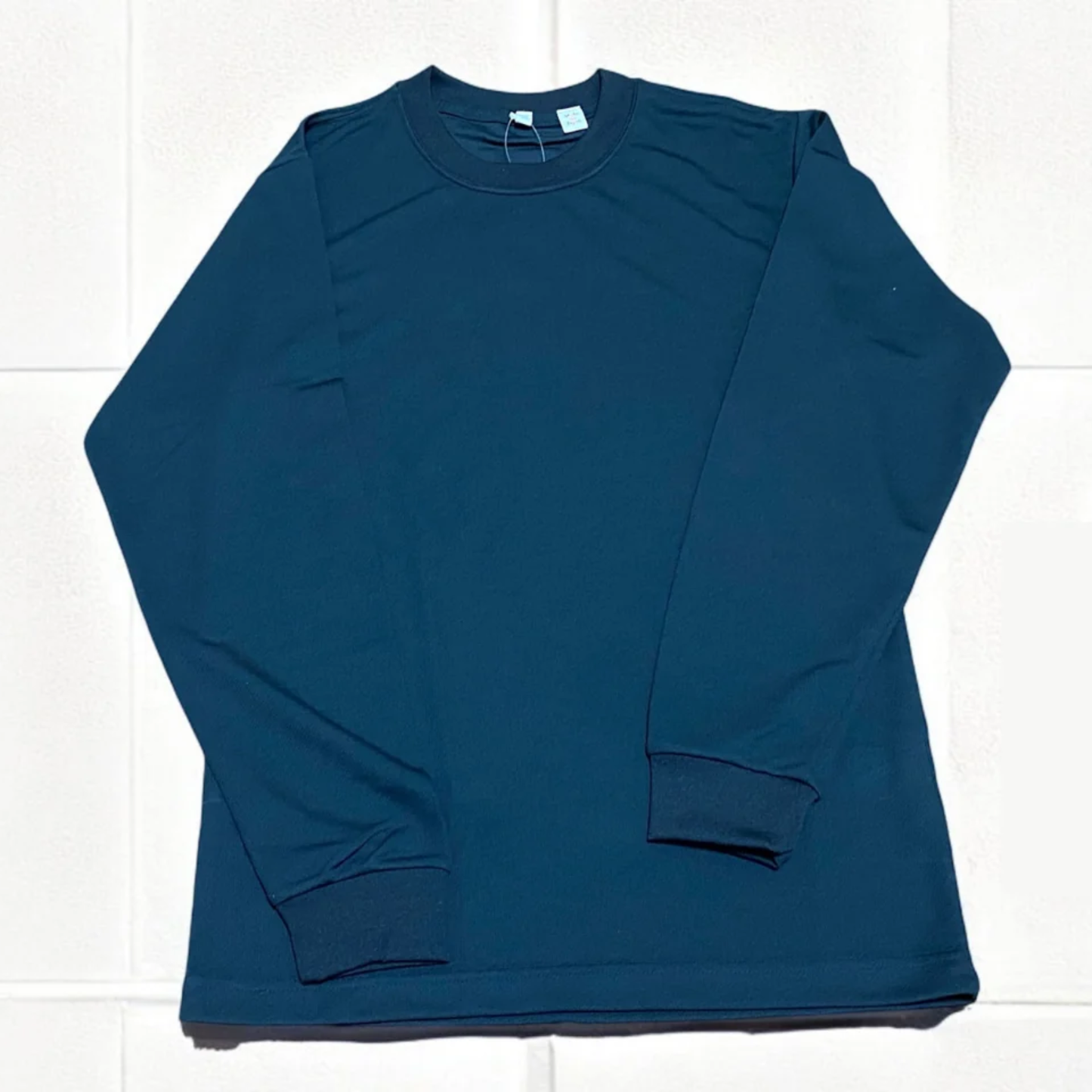 汗をかいてもベチャつきにくい吸水速乾長袖Tシャツ