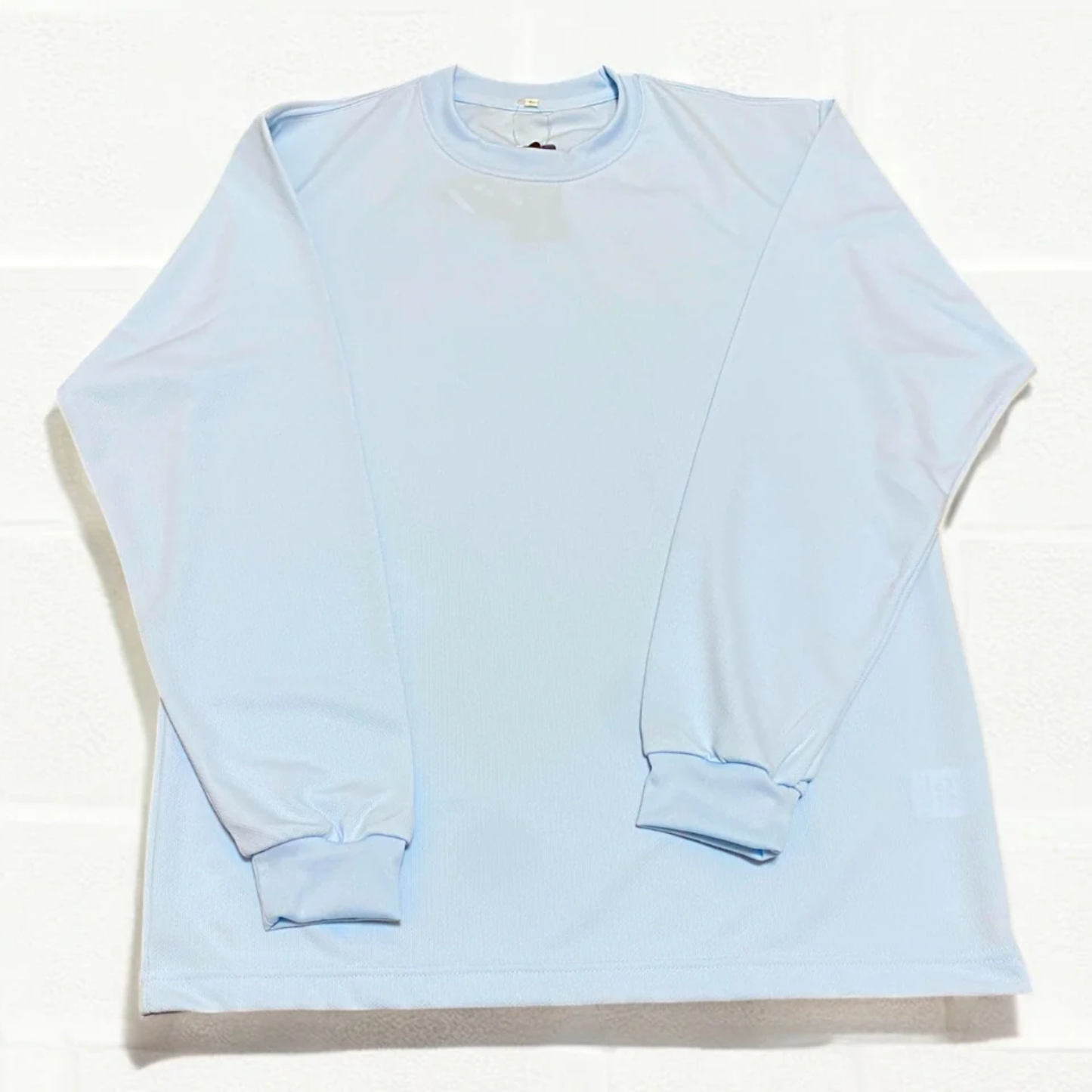 汗をかいてもベチャつきにくい吸水速乾長袖Tシャツ